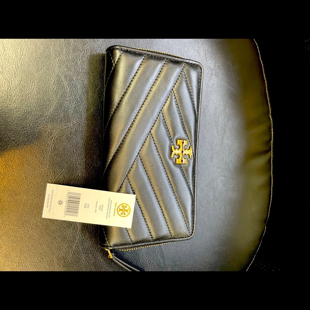 Tory Burch NEW Kira Chevron Leather Zip Wallet  retail$248  Asking $168